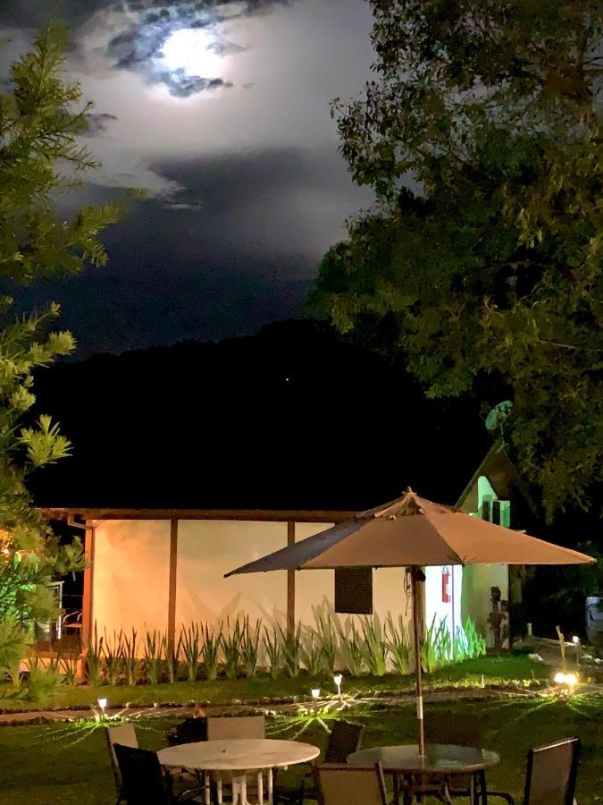 Chales Cinco Estrelas 蒙特韦尔迪 外观 照片